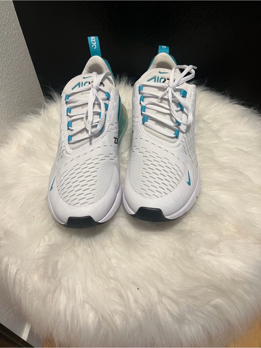 Nike women’s 270s White and Teal Air Max Style Sneakers